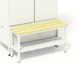 Pink jalatsiriiuliga // Lakitud männipuit